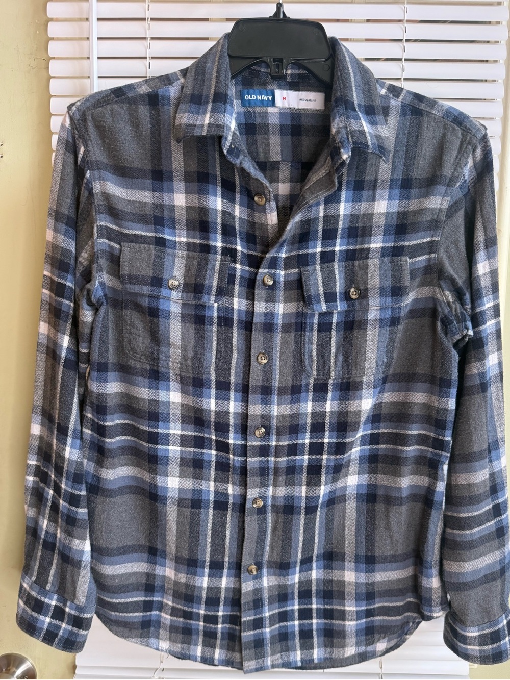 Old Navy Regular Fit Blue Gray Plaid Flannel Button Up Shirt Medium Preppy Fall